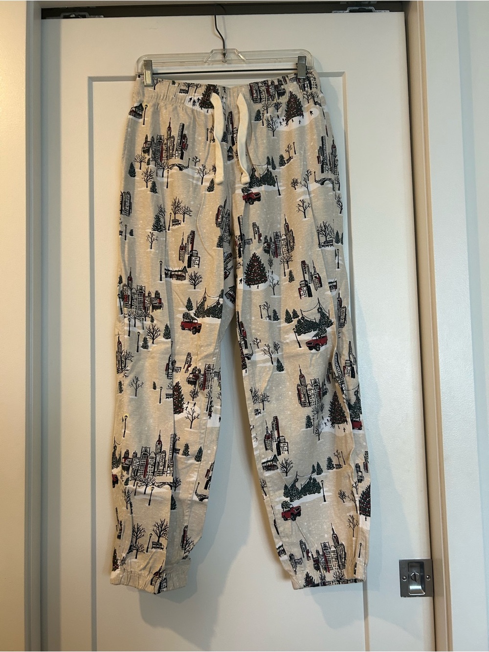 Abercrombie & Fitch Beige Holiday Print Joggers